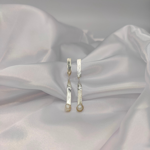 Pendientes largos perla