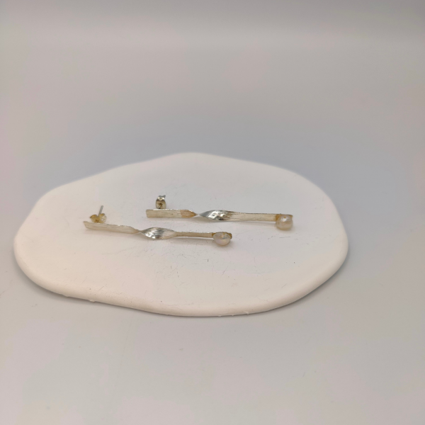 Pendientes largos perla