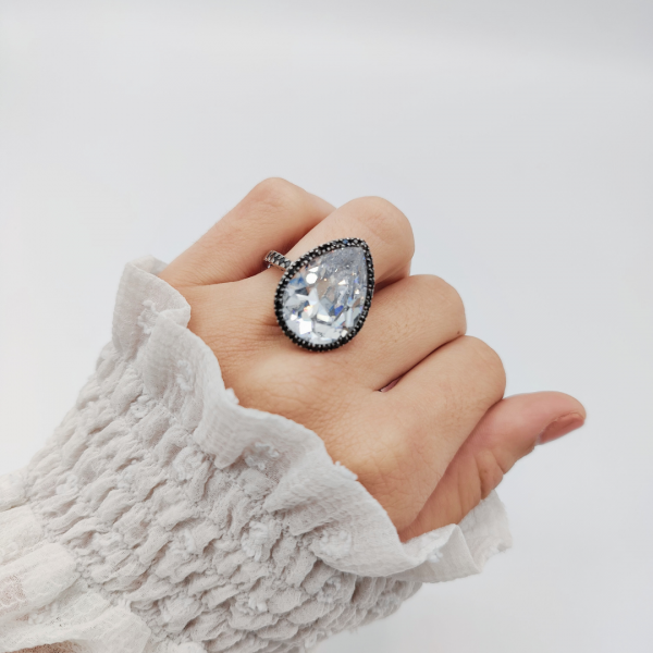 Anillo gota brillante