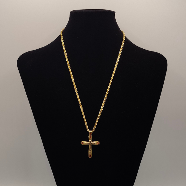 Cruz con la figura de jesús grabada