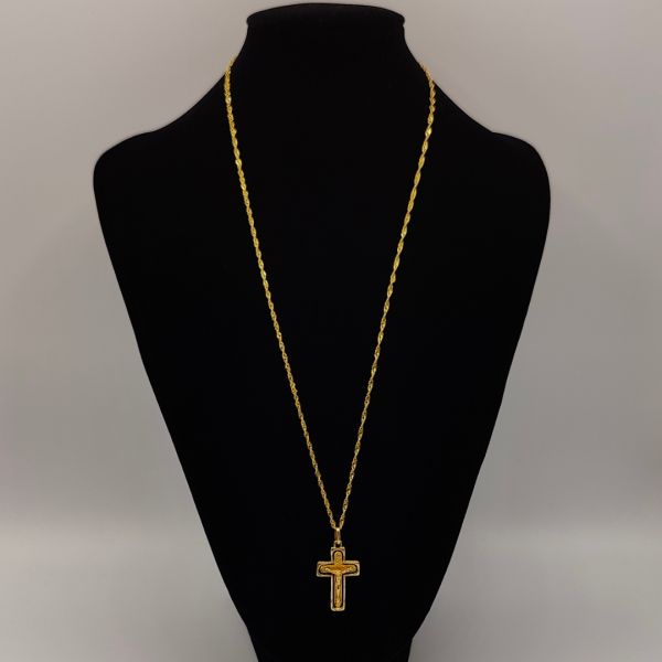 Cruz de oro de 18 quilates