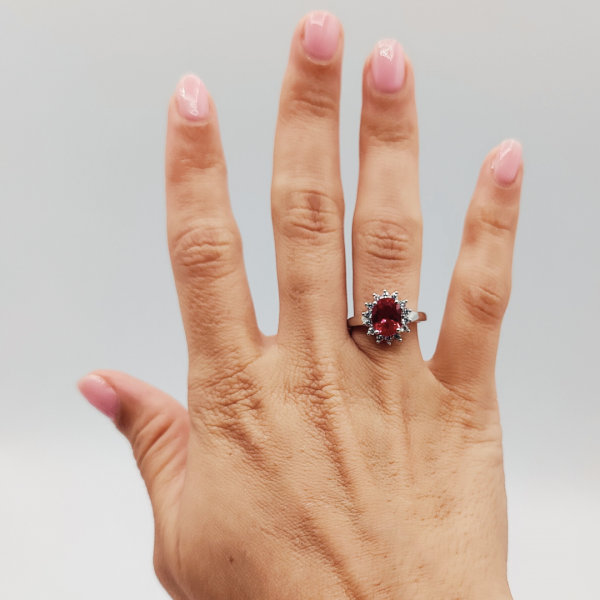 Anillo Flor con Circonitas Fucsia Ajustable