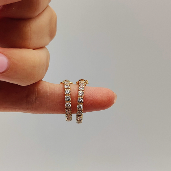 Pendiente Aro de Oro 18K con Circonitas