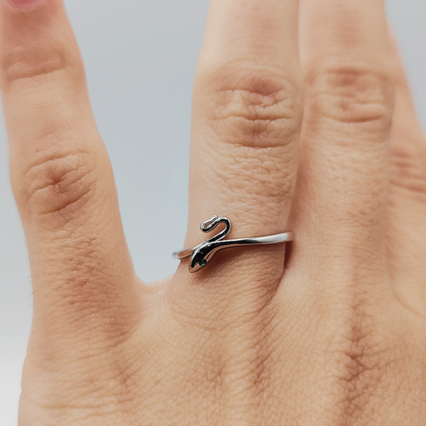 Anillo Serpiente Ojos Verdes