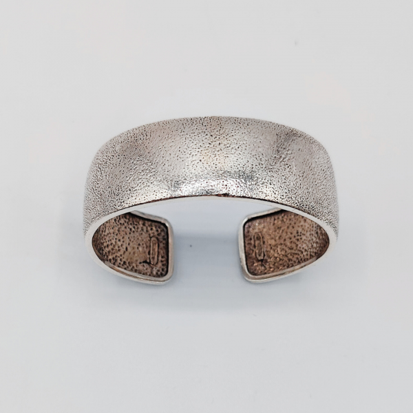 Brazalete con textura