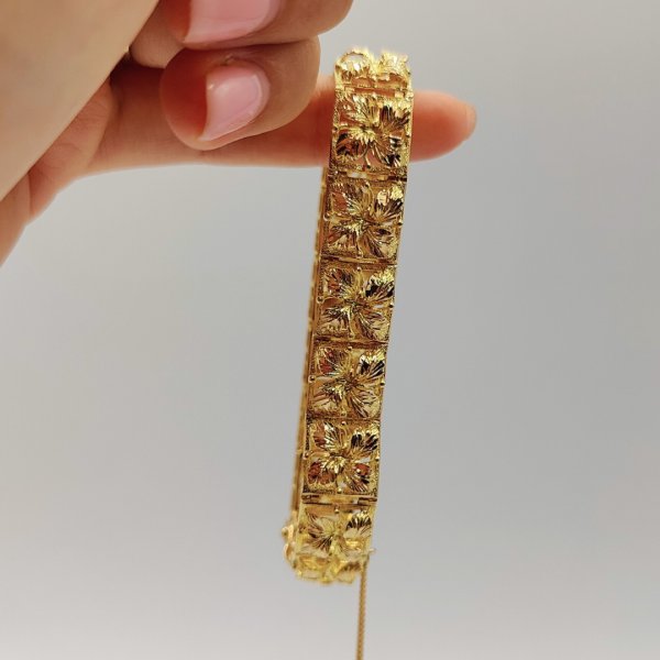 Pulsera Flores de Oro de 18K con Cierre de Cajón y Cordón de Seguridad