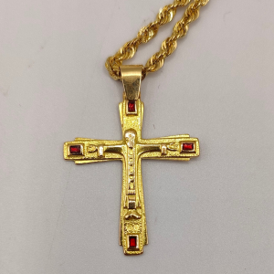 Cruz con la figura de jesús grabada