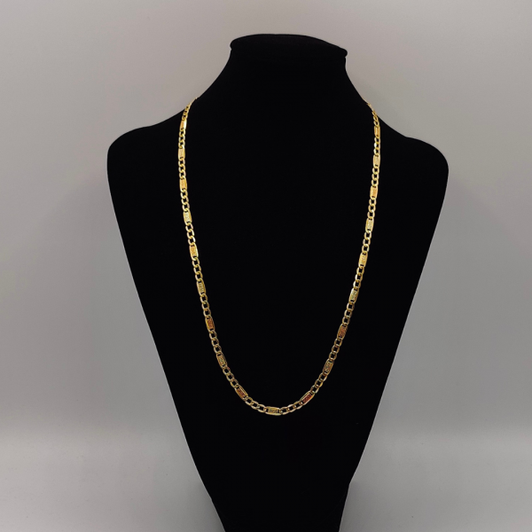 Cadena Fígaro 60 cm 4 mm con eslabones centrales con texturas convinando el oro rosa, el oro dorado y el oro blanco. Oro de 18 k REF: Ca68