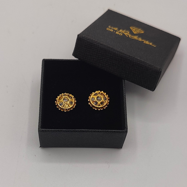 Pendientes Estilo Botón con Diseño de Flor y Circonitas