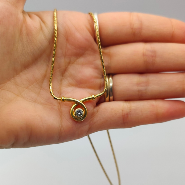 cadena serpiente oro 18 k con diamante