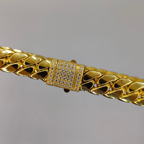 Cadena Cubana en Oro de 18K con Cierre de Circonitas – 50 cm x 13 mm
