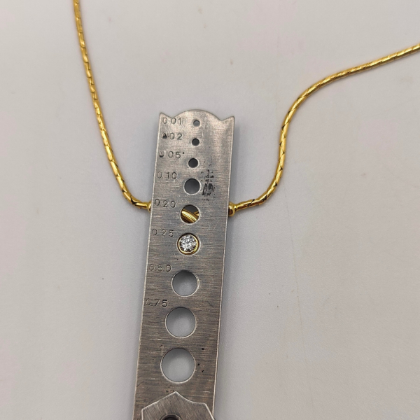 cadena serpiente oro 18 k con diamante
