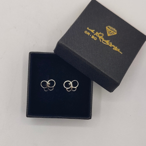 Pendientes de Mariposa en Oro Blanco de 18k con Diamante