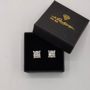 Pendiente de oro de 18 k blanco con circonita cuadrada