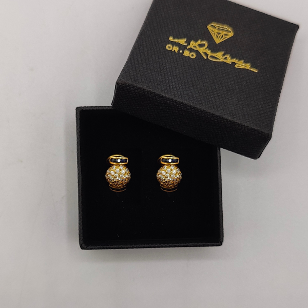 Pendiente Esfera con Diamantitos y Zafiros en Oro de 18K