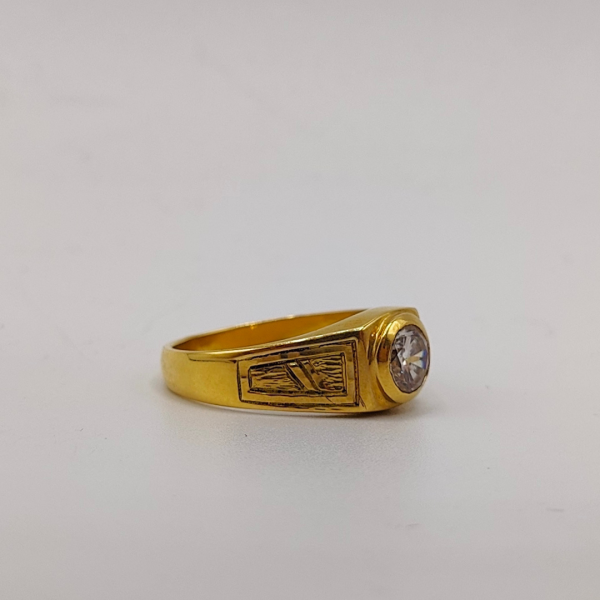 Anillo de Caballero en Oro de 18k con Circonita