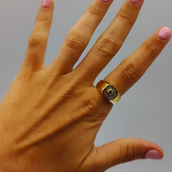 Anillo sello con diamantes oro de 18 k