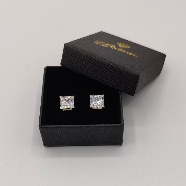 Pendiente de oro de 18 k blanco con circonita cuadrada