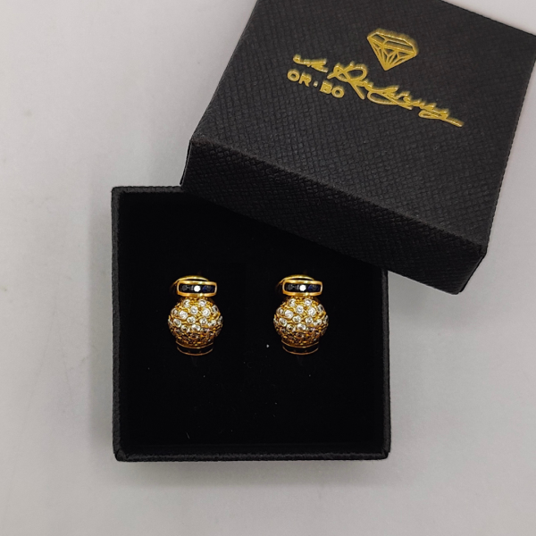 Pendiente Esfera con Diamantitos y Zafiros en Oro de 18K