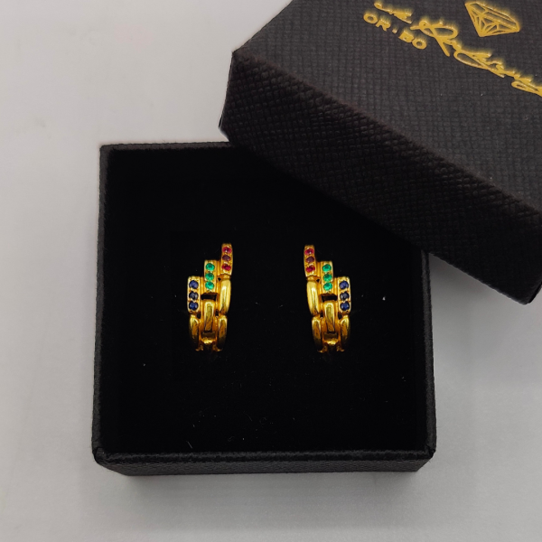 Pendiente de Oro de 18K con Zafiros, Esmeraldas y Rubíes