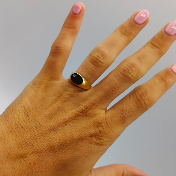 Anillo sello con un diamante oro de 18 k