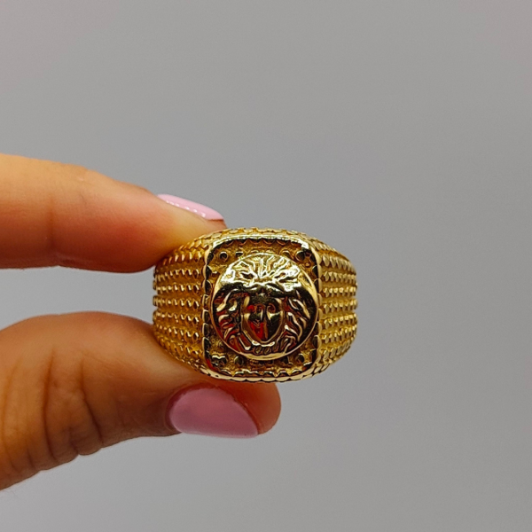 Anillo sello estilo versace de oro de 18 k