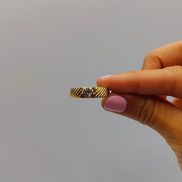 Anillo sortija de caballero con diamante y oro 18 k