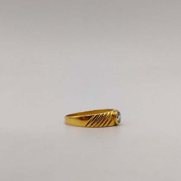 Anillo sortija de caballero con diamante y oro 18 k