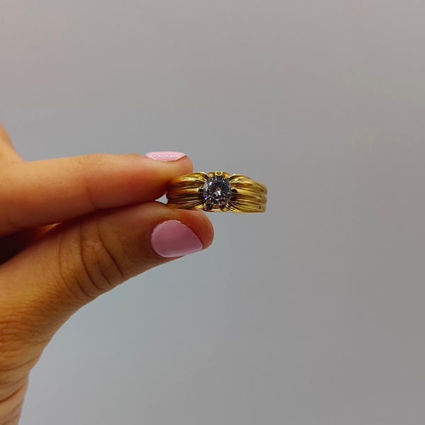 Anillo sortija unisex con circonita en medio