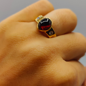 Anillo con rubí y diamantes de oro de 18 k