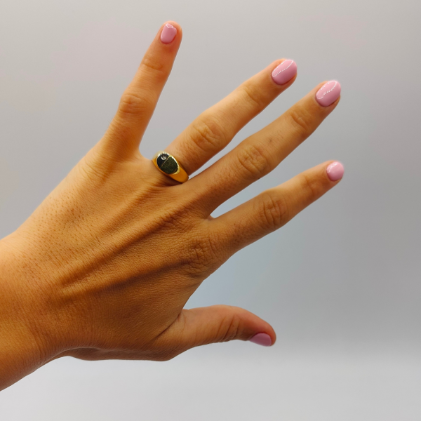 Anillo sello con un diamante oro de 18 k