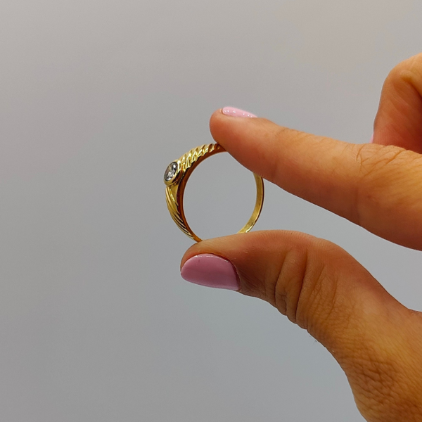Anillo sortija de caballero con diamante y oro 18 k