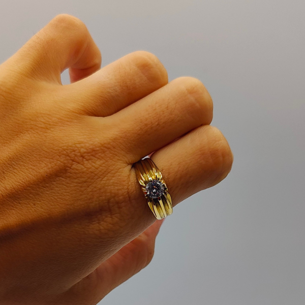 Anillo sortija unisex con circonita en medio