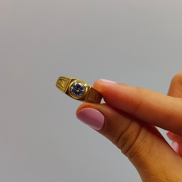 Anillo de Caballero en Oro de 18k con Circonita