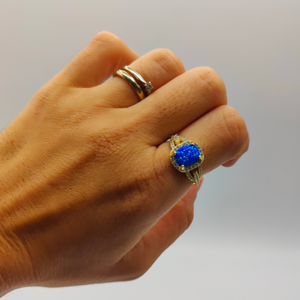 Anillo ópalo rectangular chapado en oro