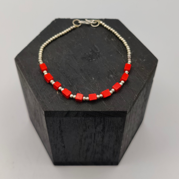 Pulsera de Coral Cuadrado y Plata