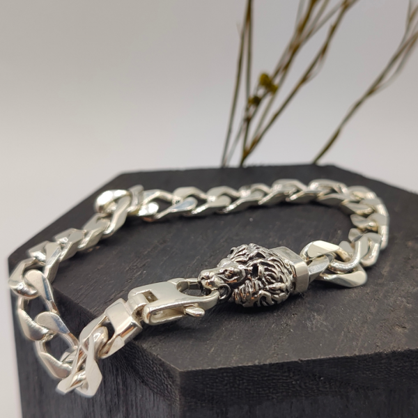 Pulsera de plata eslabon cubana cuadrado con cabeza de león
