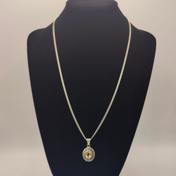 Colgante de plata estilo vintage con circonita amarilla clara