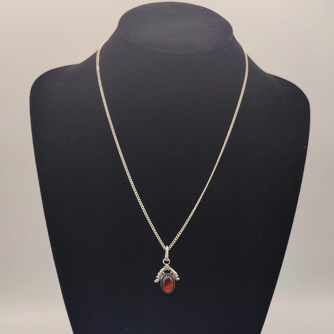 colgante de plata con ambar ovalado