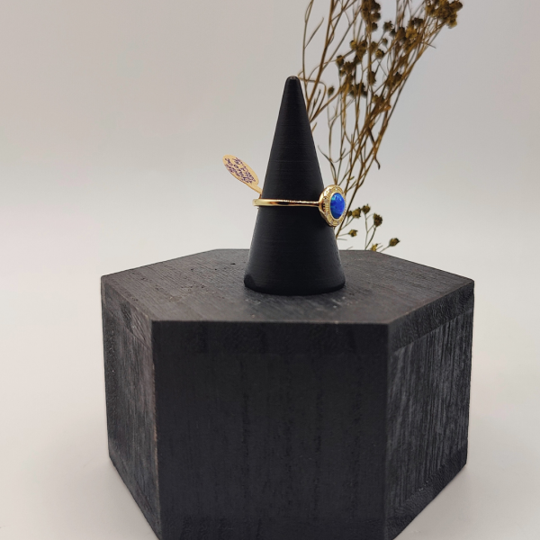 Anillo ópalo redondo chapado en oro