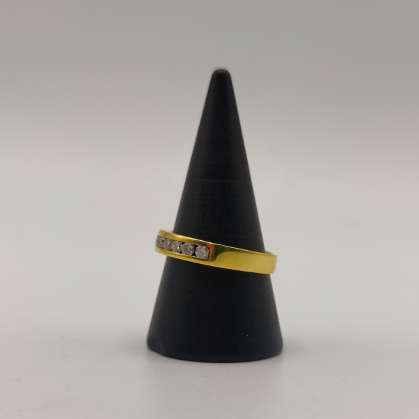 anillo con 7 diamantes oro de 18 k