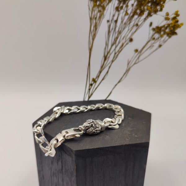 Pulsera de plata eslabon cubana cuadrado con cabeza de león