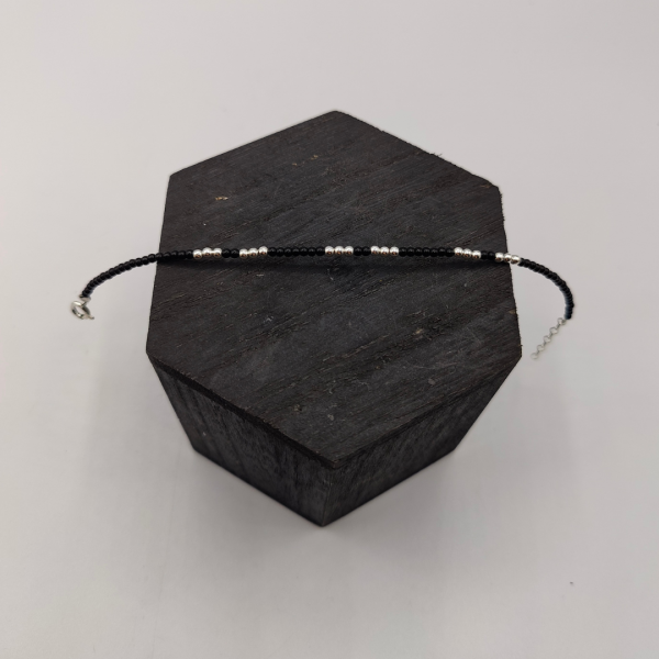 Pulsera de Plata con Bolitas Negras y Plateadas
