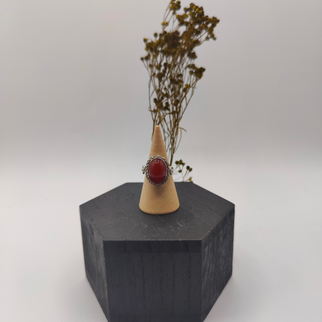 Anillo de plata estilo vintage con piedra onix rojo