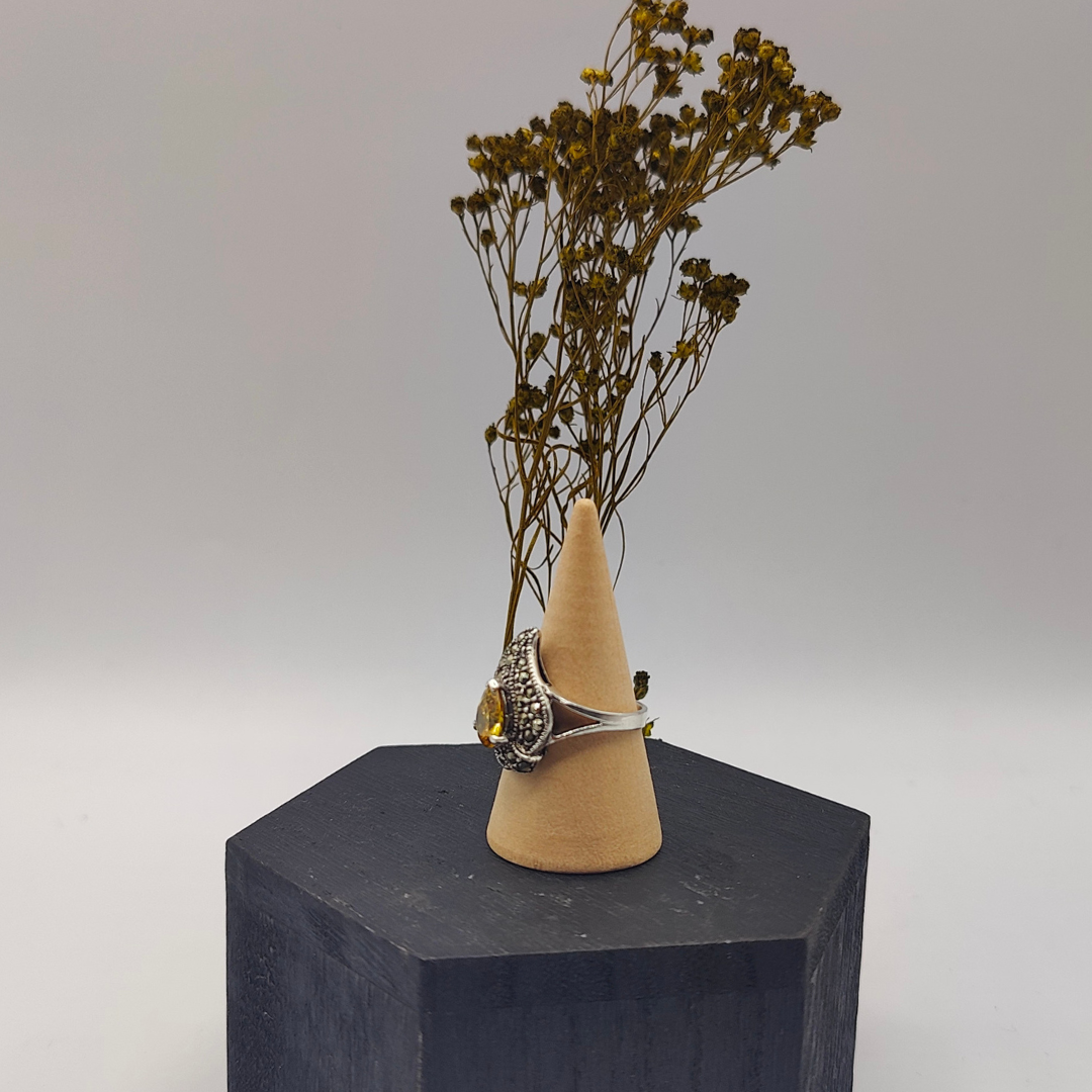 Anillo plata estilo vintage con circonita amarillo y marquesitas