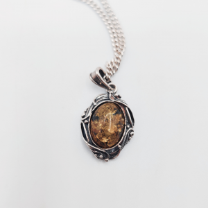 Colgante de plata estilo vintage con piedra ambar