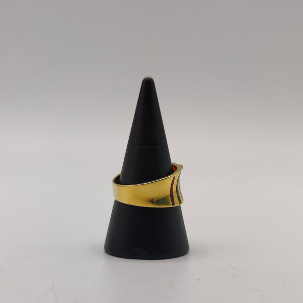 anillo con esmaltado verde y naranja y circonitas oro de 18 k
