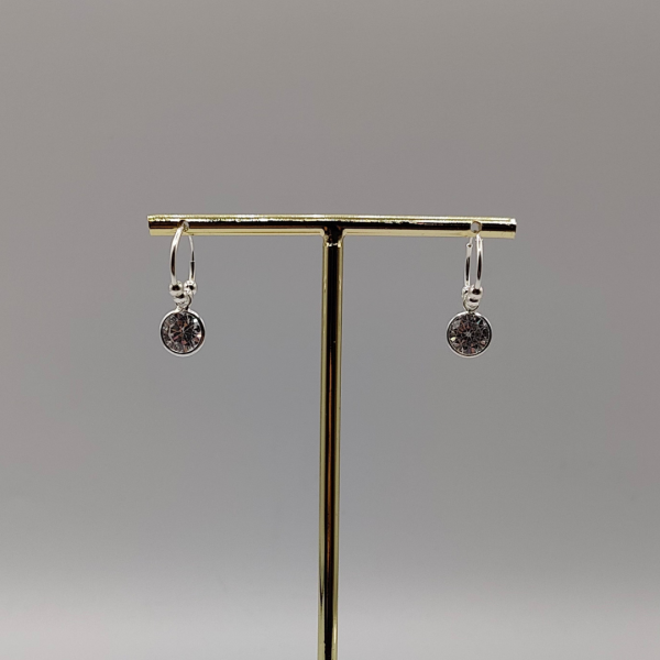 Pendiente de Aro con Circonita en Forma de Diamante