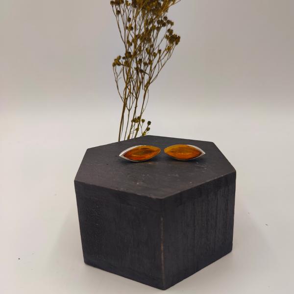Pendientes Alargados de Plata con Piedra Ámbar