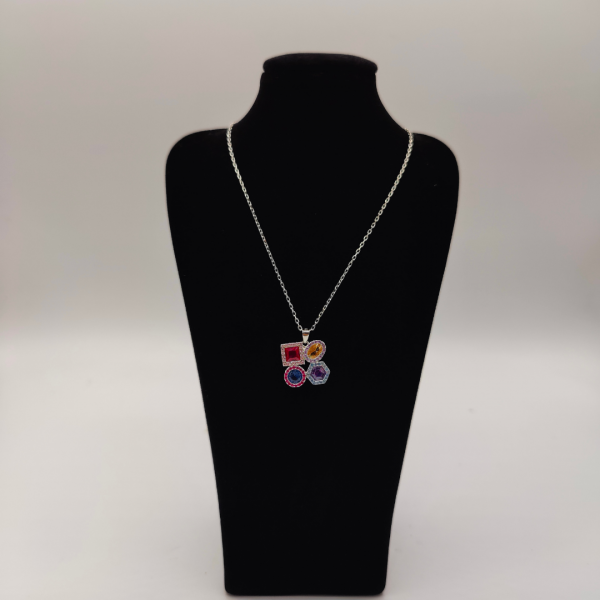 Cadena de plata con colgante con formas geometricas de circonitas de colores